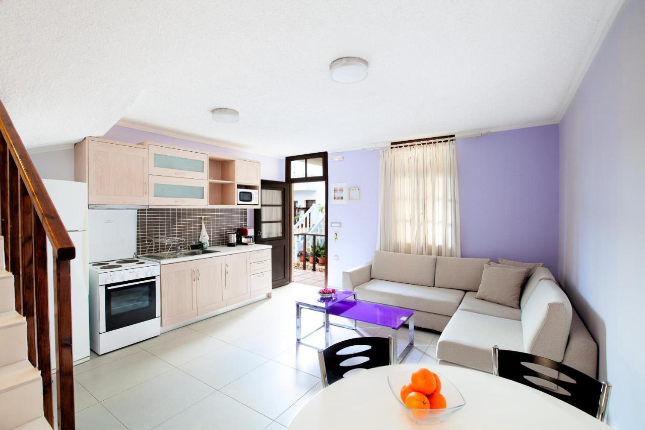 Giorgi'S Blue Apartments 칼라타스 객실 사진